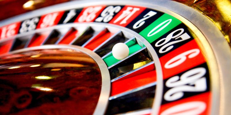 Roulette 3D gắn liền với quả bóng và 36 số cổ điển